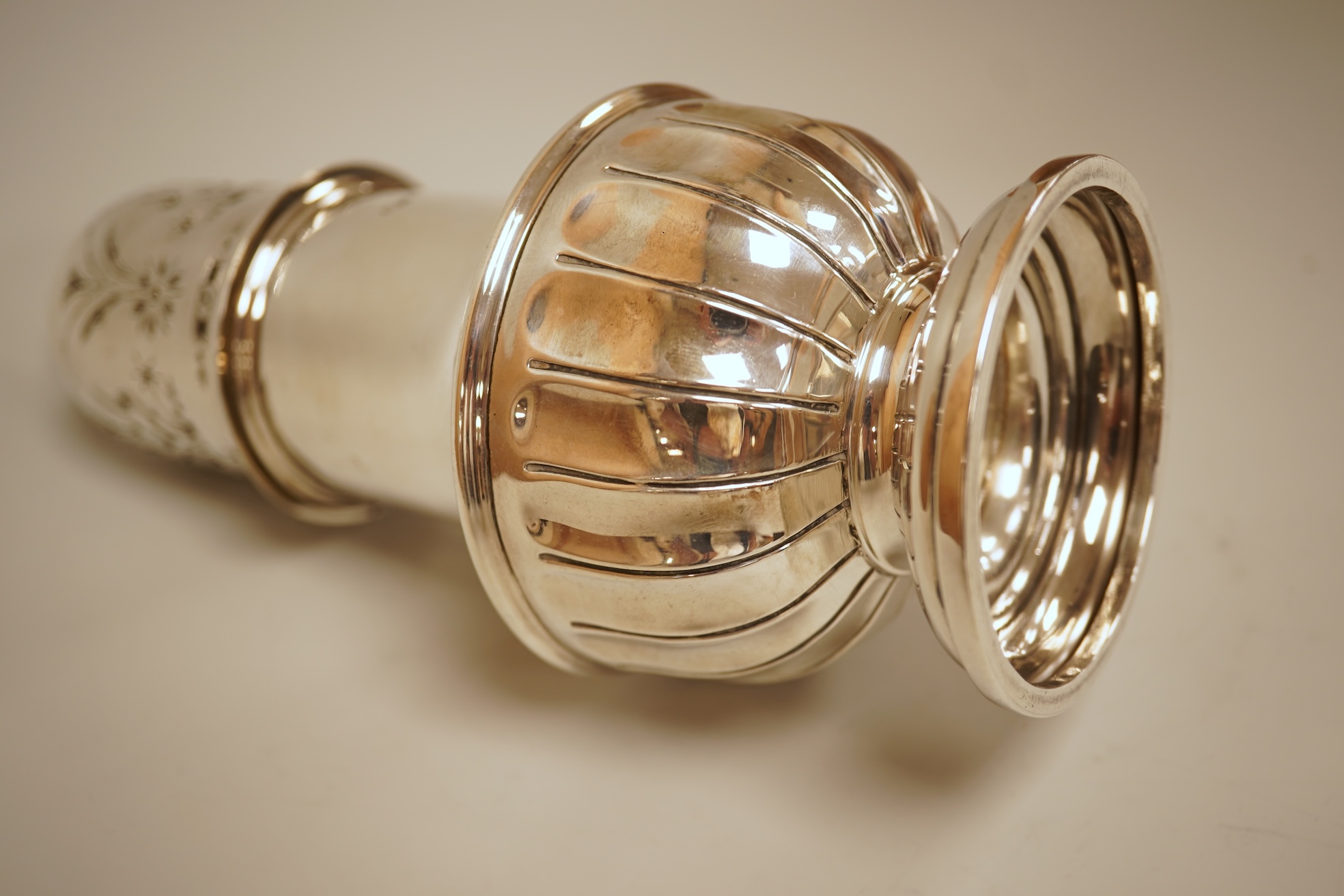 An Edwardian silver baluster sugar caster, by Marples & Co, Birmingham, 1906, 19.8cm, 8oz.